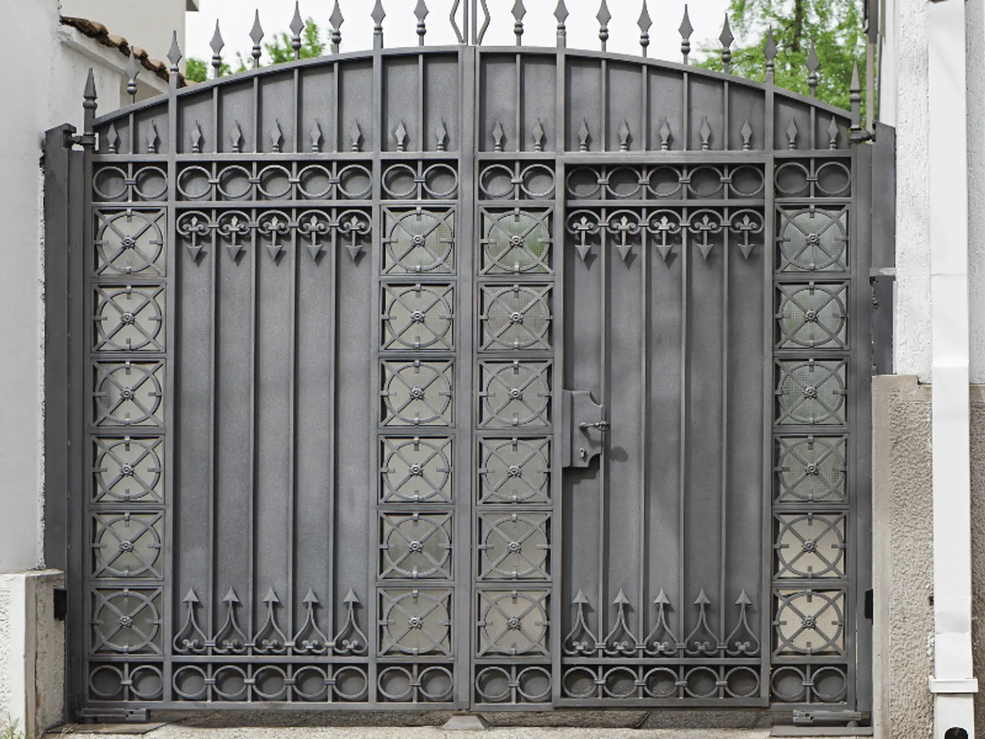 Main Gate Color Sample 14 Stunning Iron Main Gate Colour Combinations for a Stylish Entrance